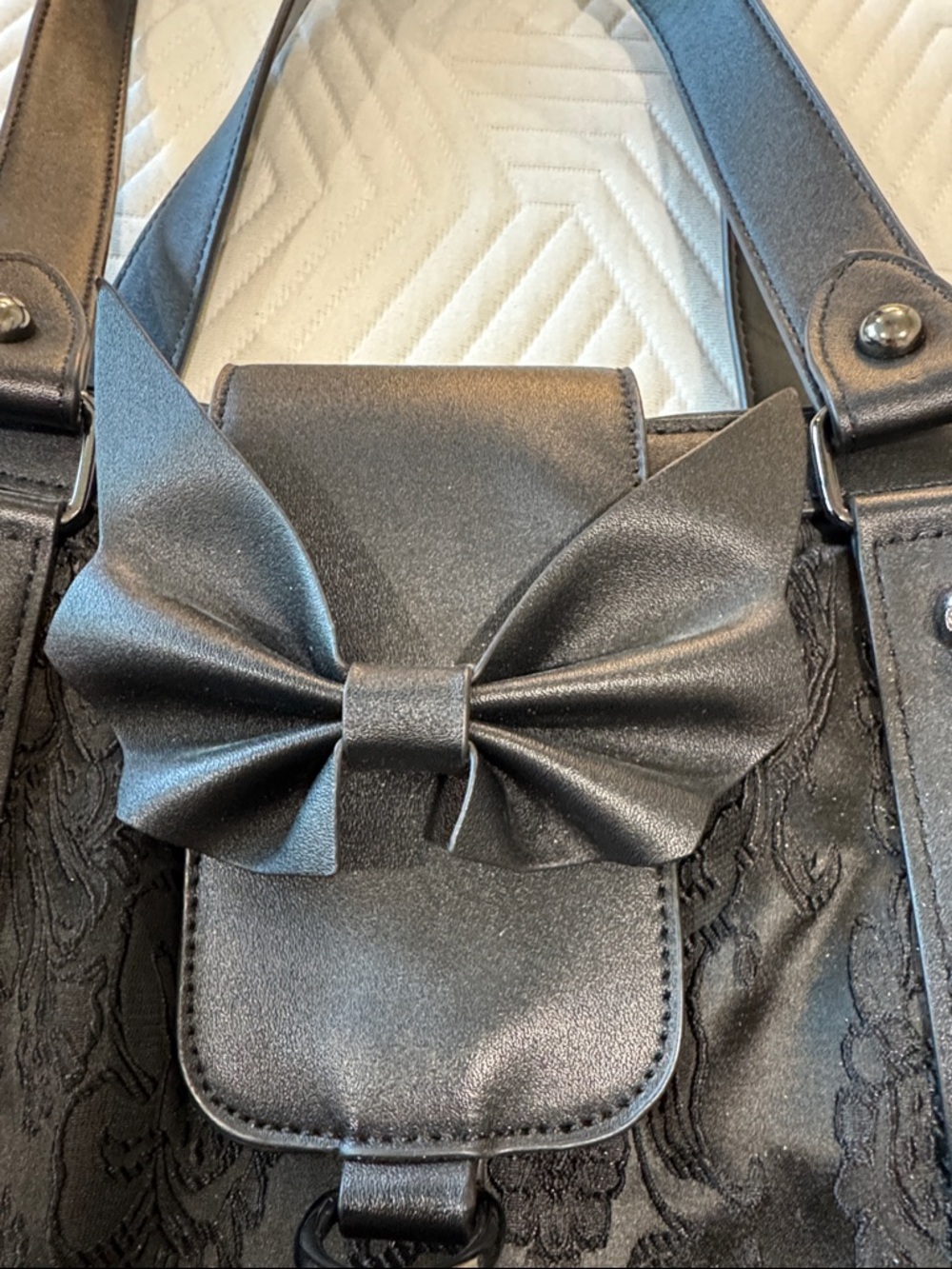 Black Bow Accent Skull Stud Tote Bag banned alternative - Picture 2 of 6
